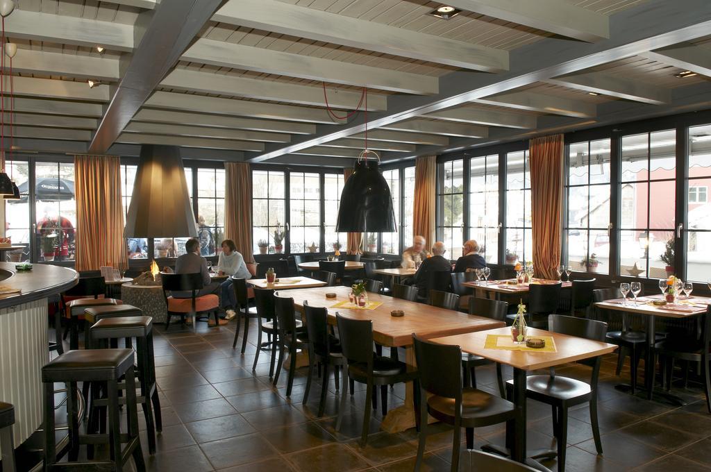 Hotel-Restaurant Sternen Nesslau ภายนอก รูปภาพ